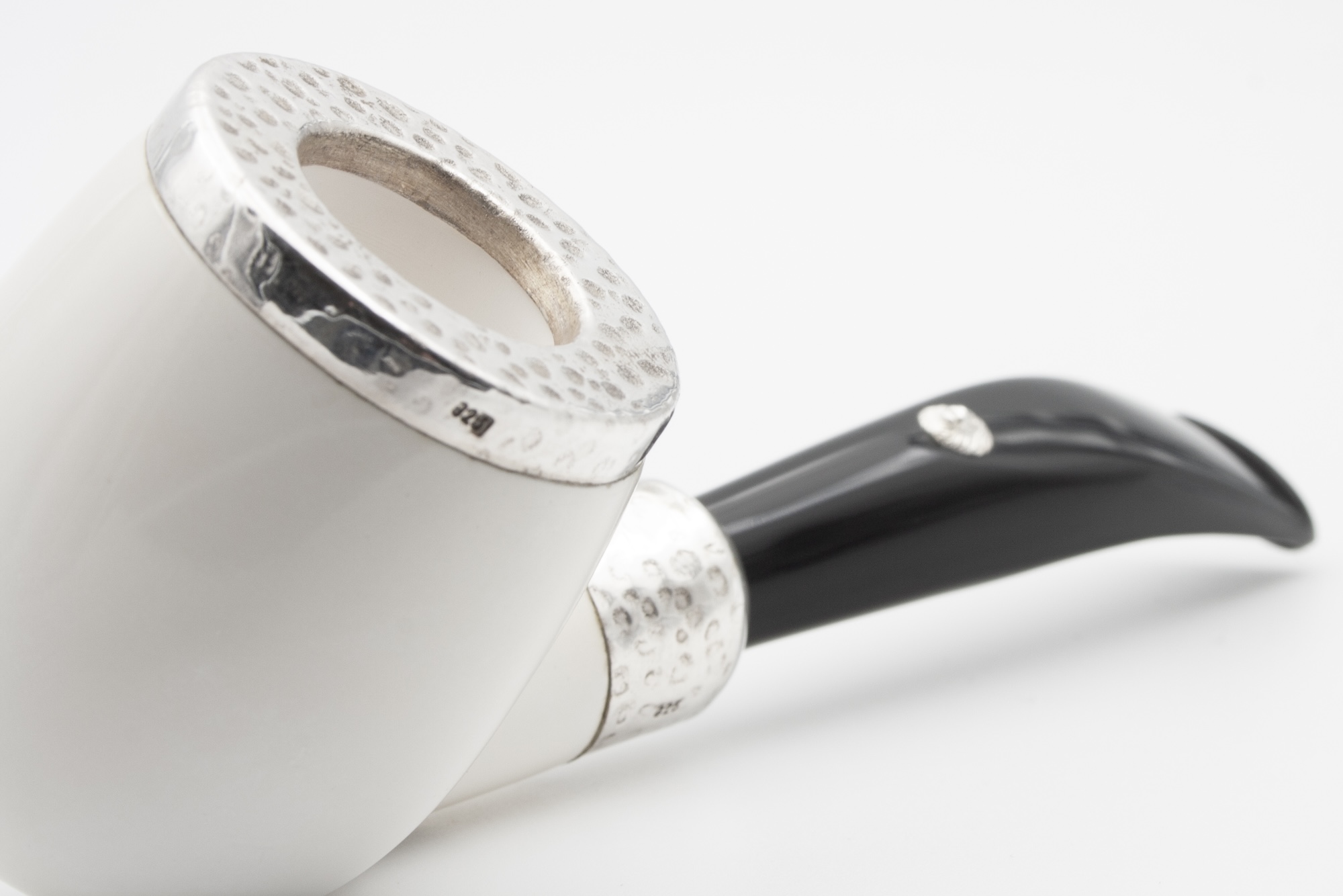Barling 1812 - Ivory Cap Bent Smooth Barling 1812 - Ivory Cap Bent Smooth