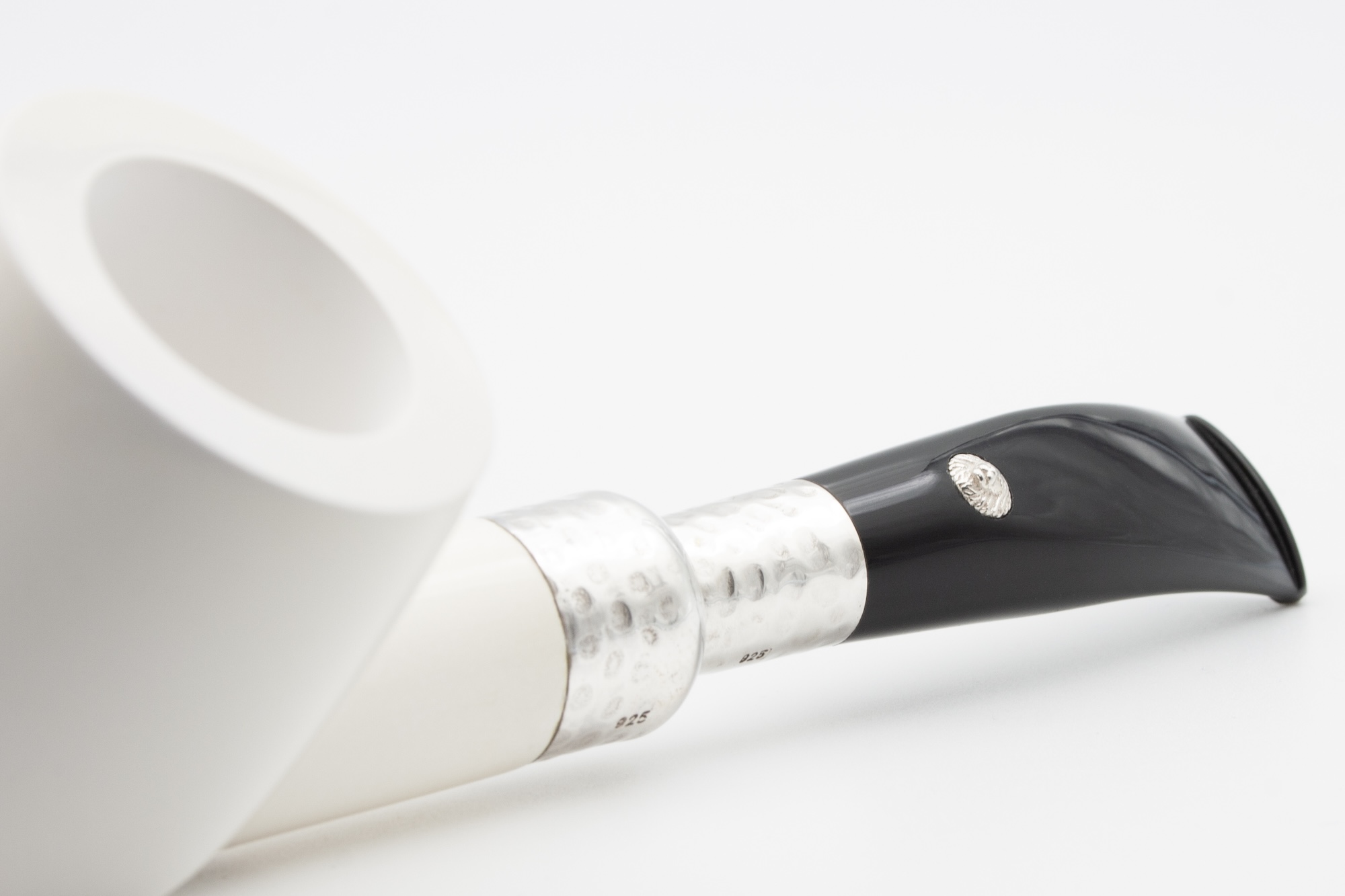 Barling 1812 - Ivory Spigot Bent Smooth Barling 1812 - Ivory Spigot Bent Smooth